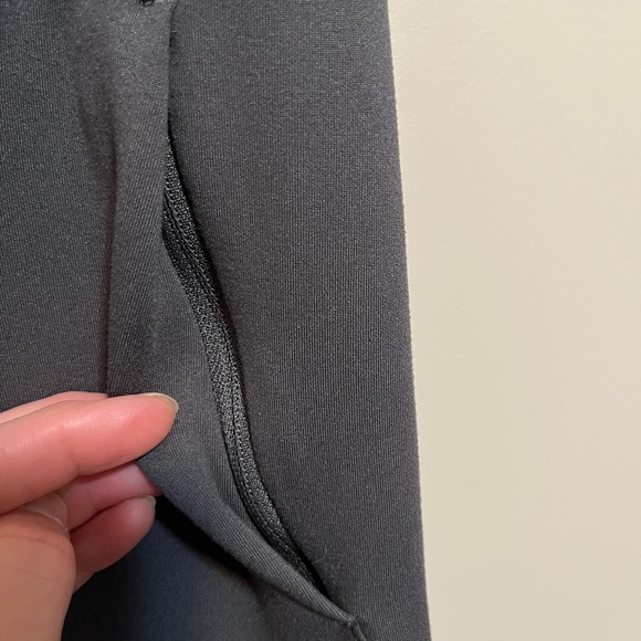 Running Room Women's Gray Joggers, size S - Picture 5 of 9